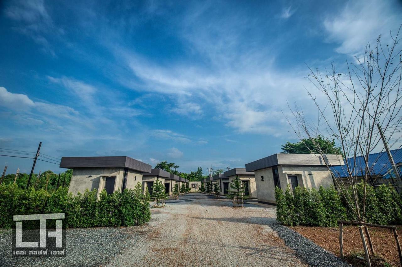The Loft House Sakaeo Hotel Watthana Nakhon Ngoại thất bức ảnh