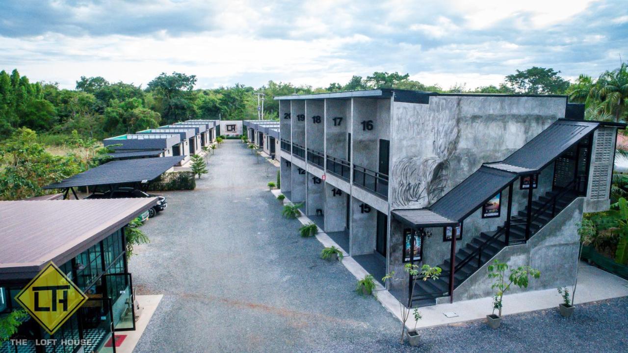 The Loft House Sakaeo Hotel Watthana Nakhon Ngoại thất bức ảnh