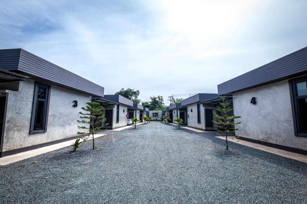 The Loft House Sakaeo Hotel Watthana Nakhon Ngoại thất bức ảnh